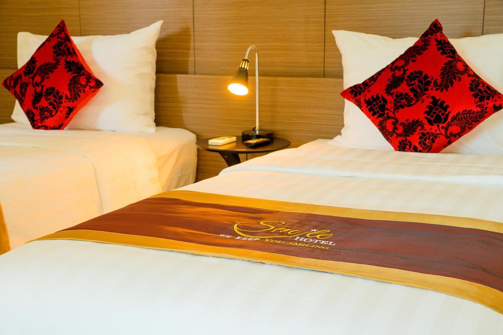 Smile Hotel Hanoi Exterior photo
