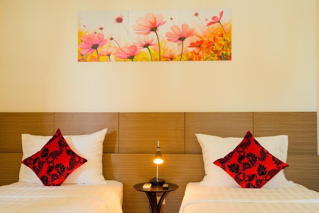 Smile Hotel Hanoi Exterior photo